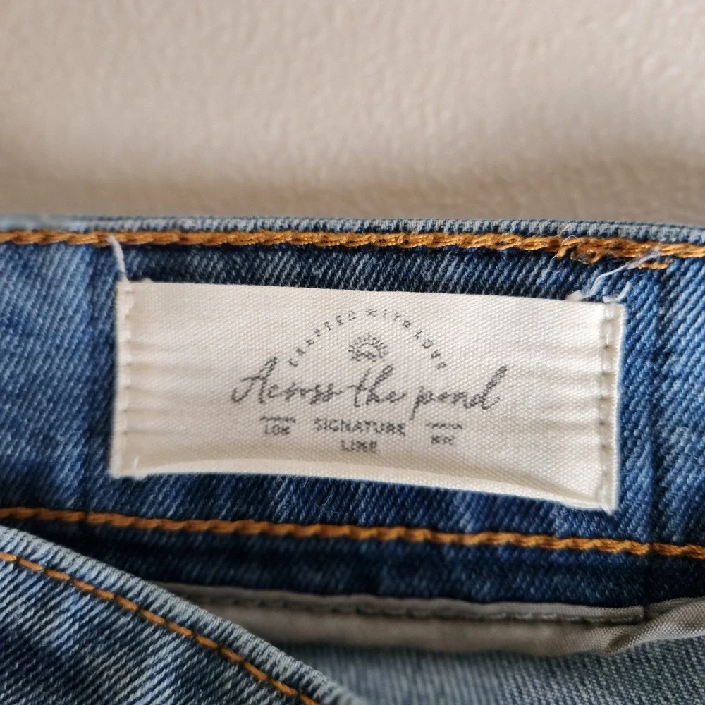 Across‎ the Pond Jeans Medium Wash Blue Denim Signature Line Casual 36x32